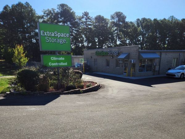 Extra Space Storage facility at 4417 Hillsborough Rd - Durham, NC