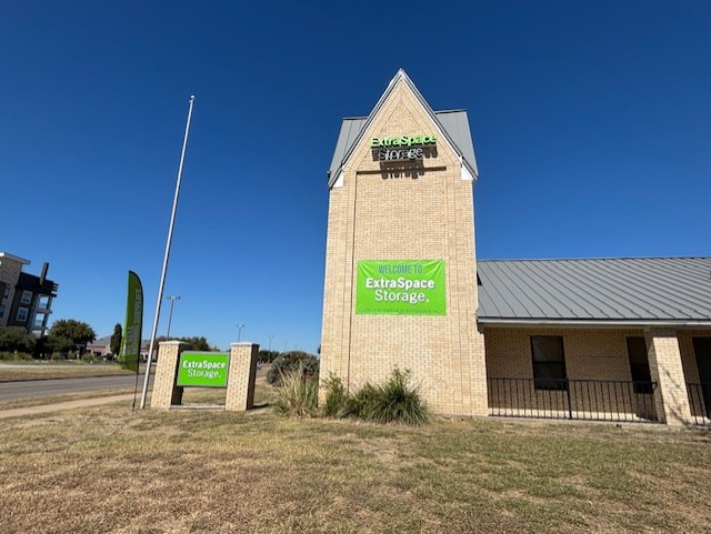 Extra Space Storage  908 Allen Central Dr in Allen, TX