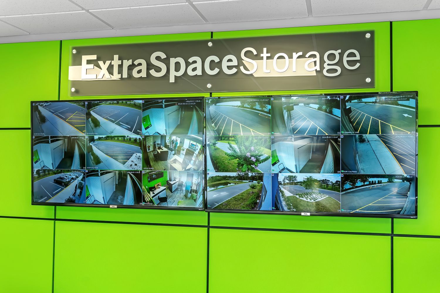 Extra Space Storage  900 E International Speedway Blvd in DeLand, FL