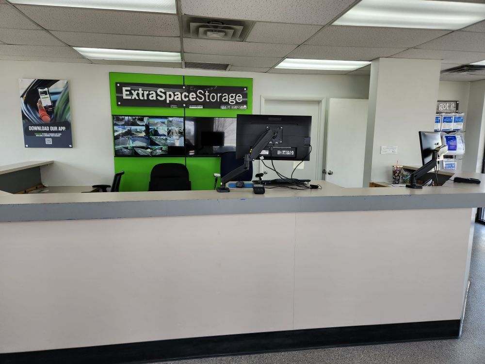 Extra Space Storage in Baltimore, MD  3800 Pulaski Hwy 3
