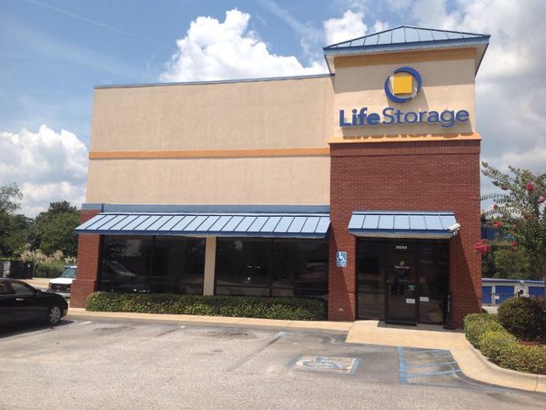 Life Storage facility on 2020 S College St - Auburn, AL