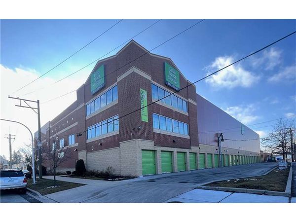 Extra Space Storage facility at 6500 W Dakin St - Chicago, IL