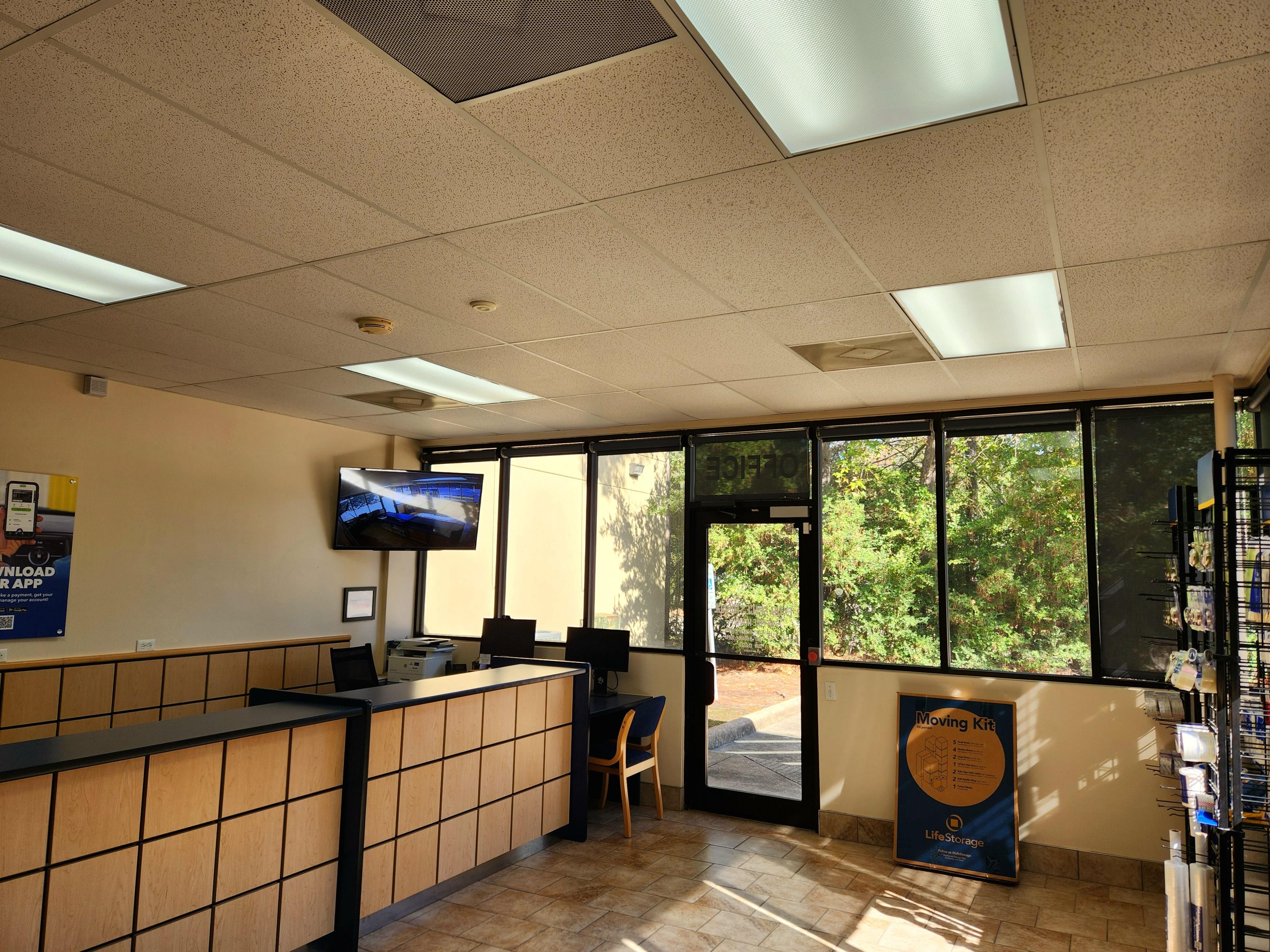 Extra Space Storage in The Woodlands, TX  4455 Panther Creek Pne 3