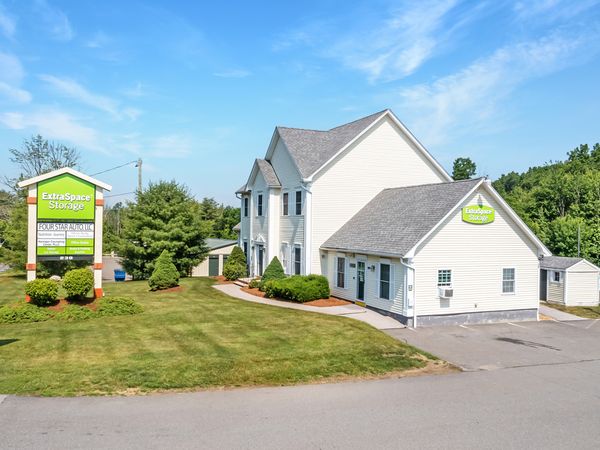 Extra Space Storage facility at 230 Rockingham Rd - Derry, NH