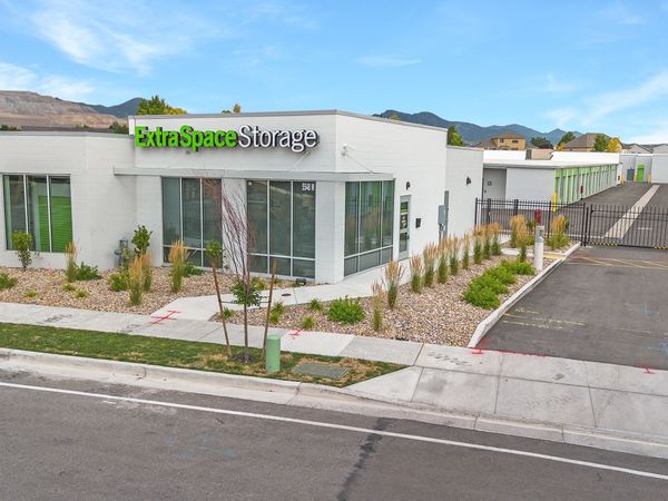 Extra Space Storage facility at 5548 W Hammerfest Dr - South Jordan, UT
