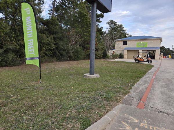 Extra Space Storage facility at 24210 Hufsmith Kohrville Rd - Tomball, TX