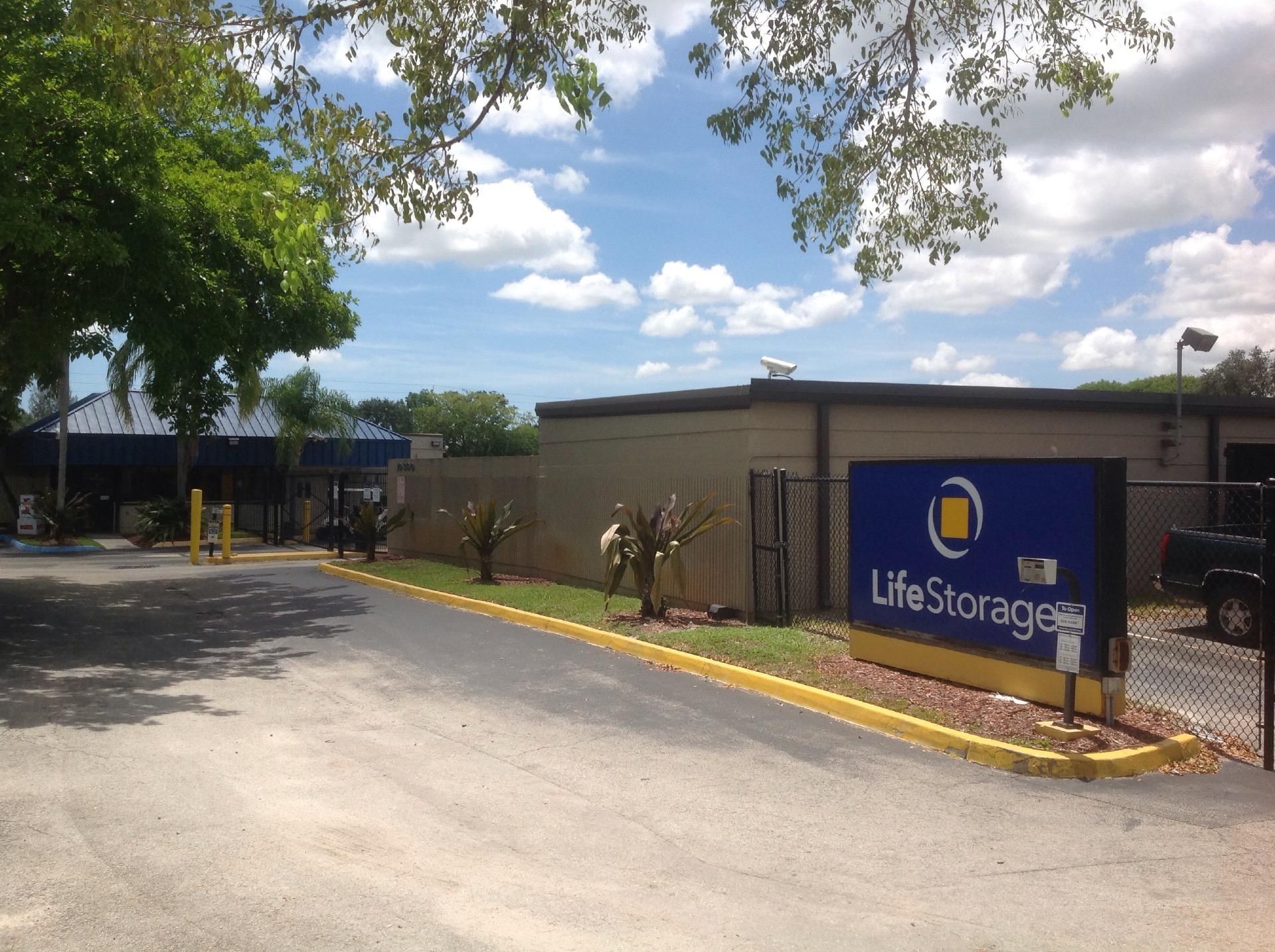 Extra Space Storage  10300 NW 55th St in Fort Lauderdale, FL