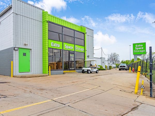 Extra Space Storage facility at 19200 Neff Rd - Cleveland, OH