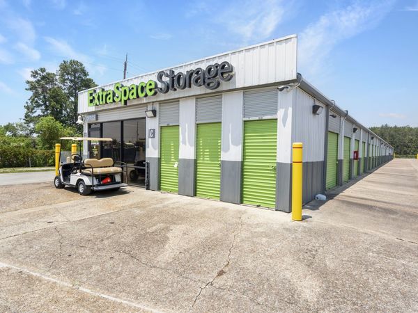 Extra Space Storage facility at 401 Northpark Dr - Kingwood, TX