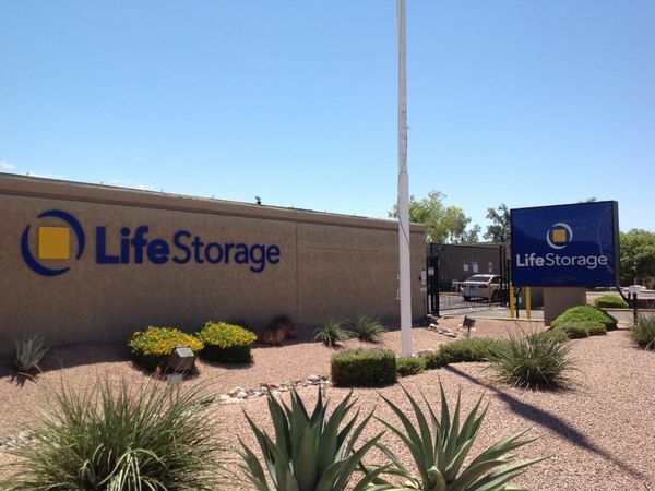 Extra Space Storage facility at 139 N Greenfield Rd - Mesa, AZ