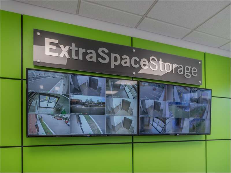 Extra Space Storage  4653 US-17 in Fleming Island, FL