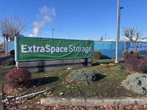 Extra Space Storage facility at 2211 112th St S - Tacoma, WA