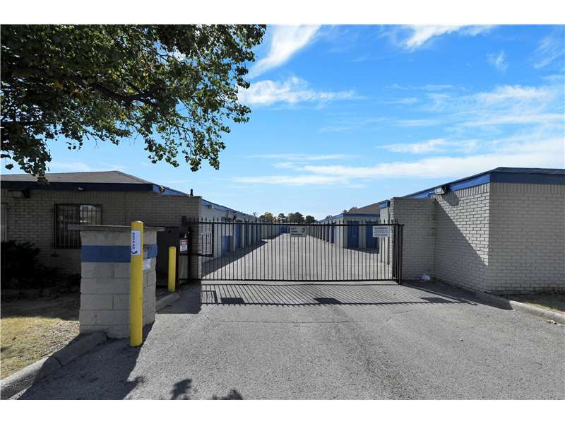 20×10 Parking Lot in Columbus, OH 1162 Norton Rd Columbus, Ohio 2