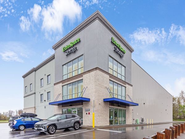 Extra Space Storage facility at 193 Western Ave - South Portland, ME