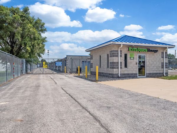 Extra Space Storage facility at 950 165th St - Hammond, IN