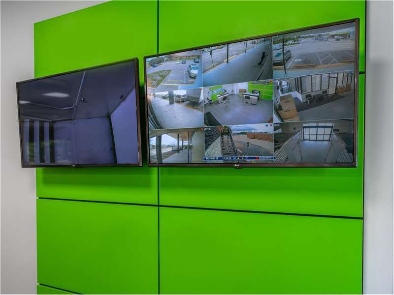 Extra Space Storage  720 N 10th St in San Jose, CA