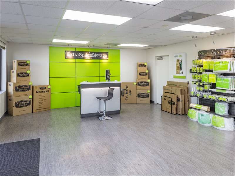 30×10 Self Storage Unit in Hampton, VA 815 LaSalle Ave Hampton, Virginia 3