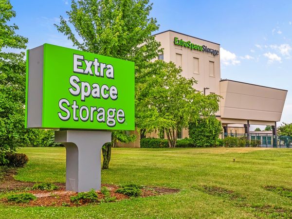 Extra Space Storage facility at 11525 184th Pl - Orland Park, IL