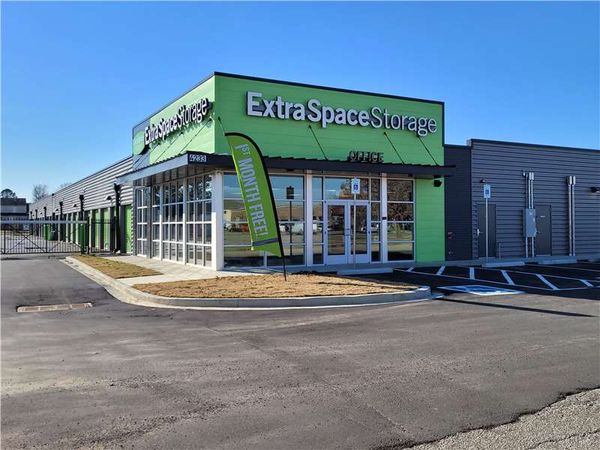 Extra Space Storage facility at 4233 Hacks Cross Rd - Memphis, TN