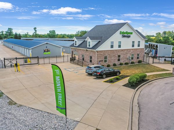 Extra Space Storage facility at 2440 Mackinwood Dr - Lexington, KY