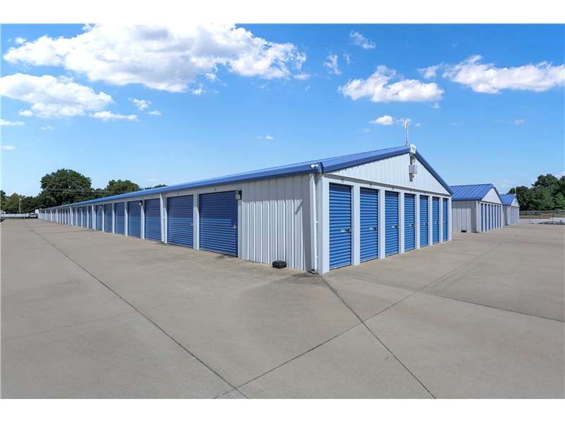 Extra Space Storage  715 S Moreland Rd in Bethalto, IL