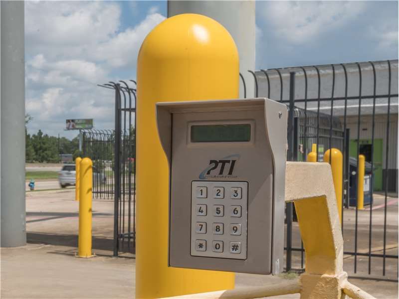 20×10 Self Storage Unit in Spring, TX 25690 I-45 Spring, Texas 2