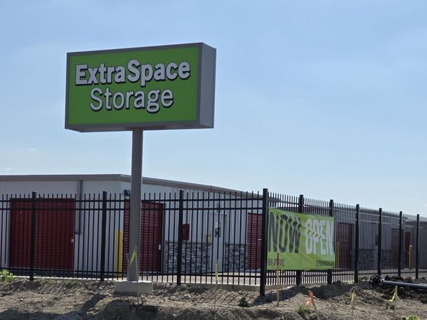 Extra Space Storage facility at 15920 Borio Dr - Crest Hill, IL