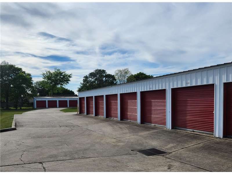 Extra Space Storage  6045 Fairmont Pkwy in Pasadena, TX