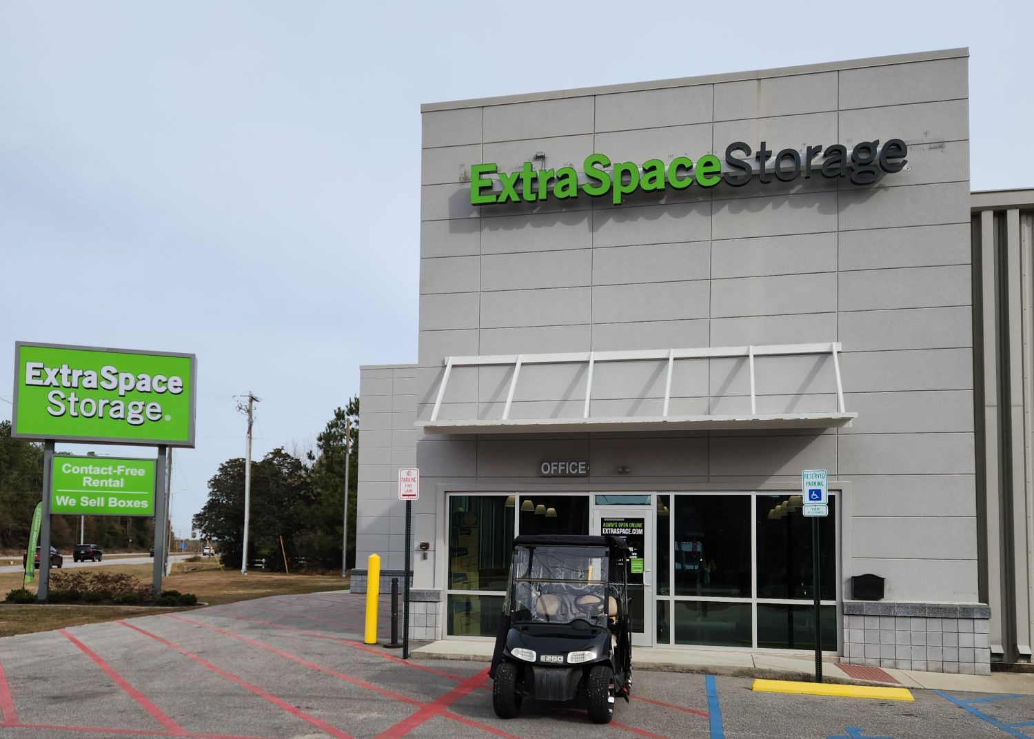 20×10 Parking Lot in Mobile, AL 8781 Airport Blvd Mobile, Alabama