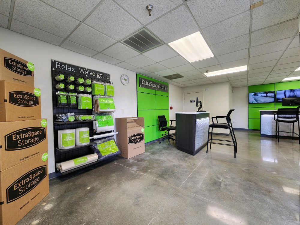10×25 Garage in Houston, TX 5425 Katy Fwy Houston, Texas 3