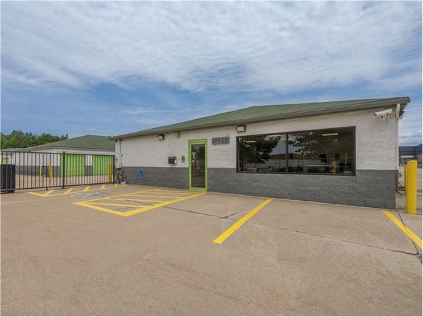 Extra Space Storage facility at 5935 Heisley Rd - Mentor, OH