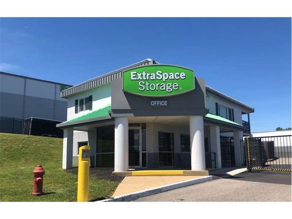 Extra Space Storage facility at 1553 Grant Ave - Philadelphia, PA