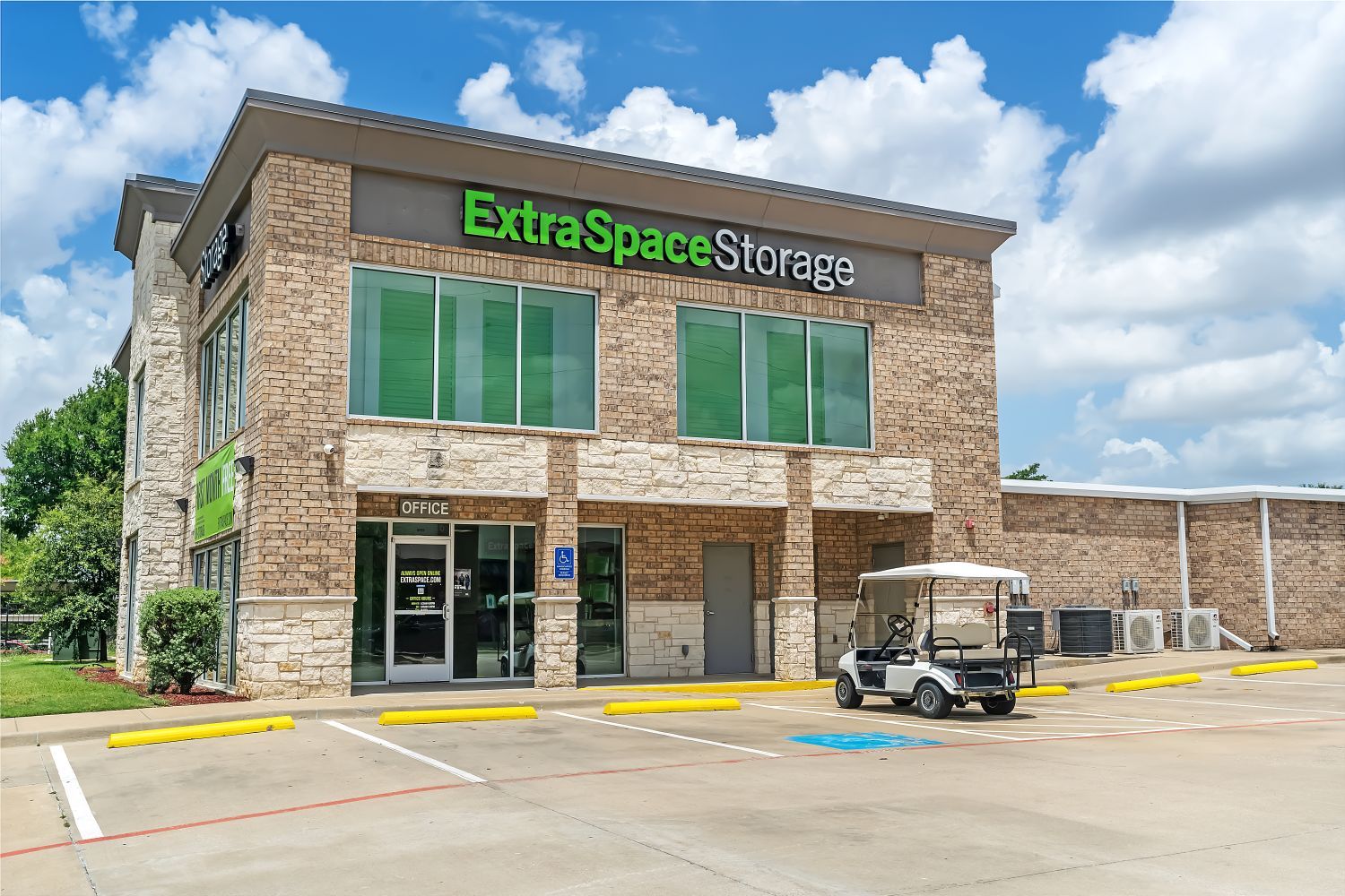 Extra Space Storage  3737 Frankford Rd in Dallas, TX