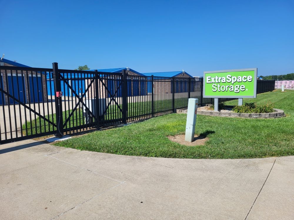 Extra Space Storage in Troy, IL 7708 Plummer Business Dr