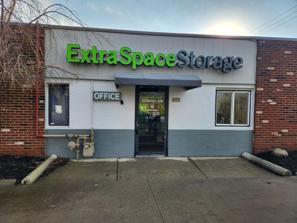 Extra Space Storage facility at 1100 Erie Rd - Eastlake, OH