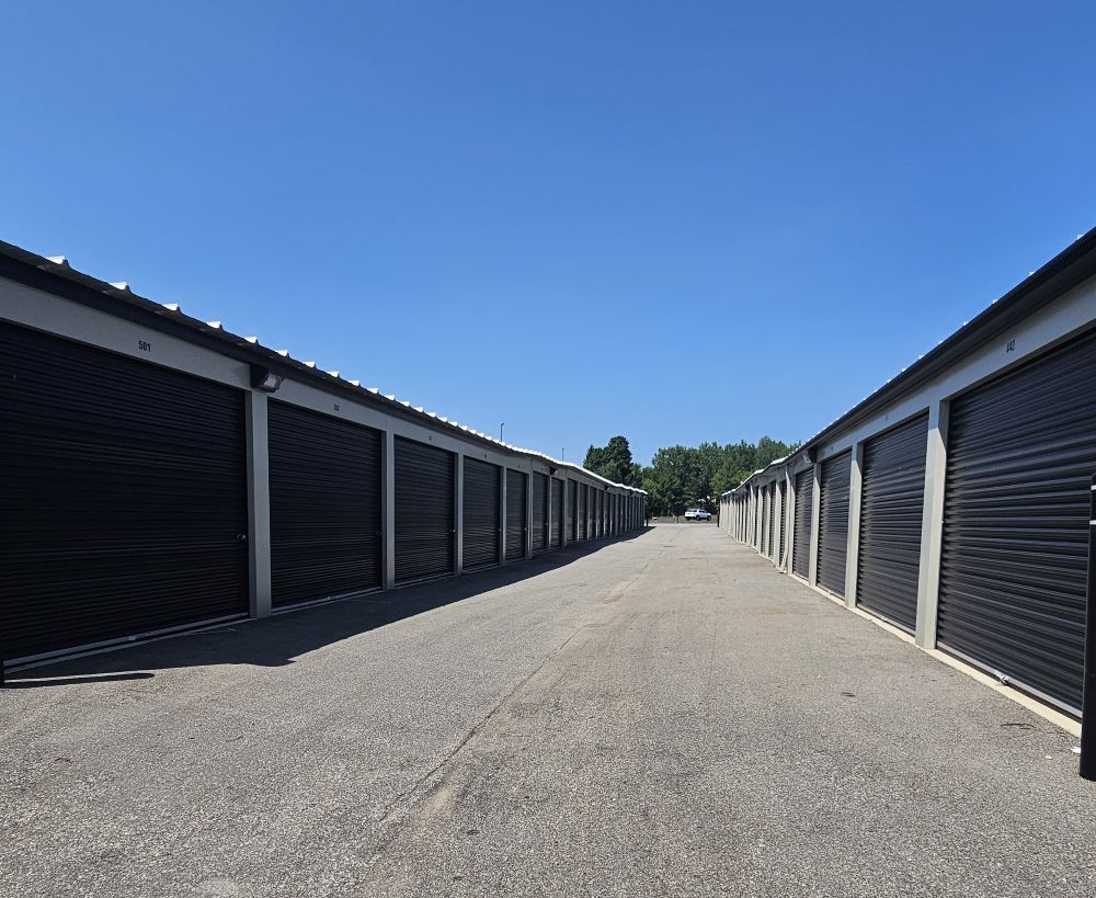 Extra Space Storage in Grand Rapids, MI  949 4 Mile Rd NW 3