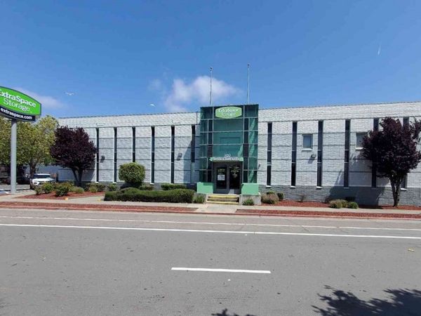 Extra Space Storage facility at 300 Market St - Oakland, CA