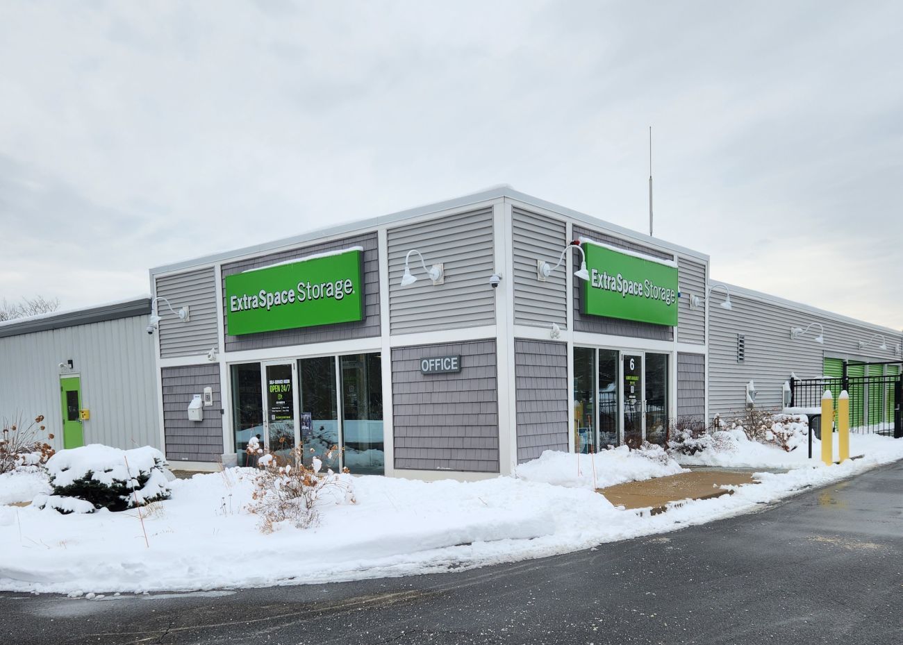 Extra Space Storage in Londonderry, NH  6 Smith Ln