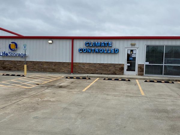 Self Storage Units at Life Storage