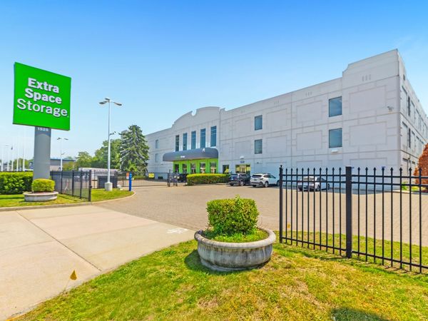 Extra Space Storage facility at 1525 Boston Post Rd - Milford, CT