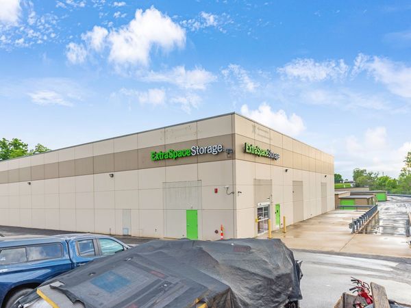 Extra Space Storage facility at 3939 Mexico Rd - St Peters, MO