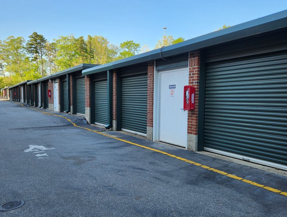 Extra Space Storage  5738 Dillard Dr in Cary, NC