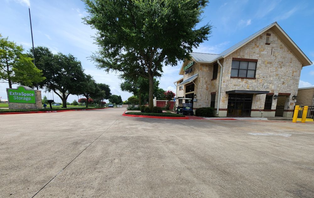 Extra Space Storage  3080 Alma Rd in McKinney, TX