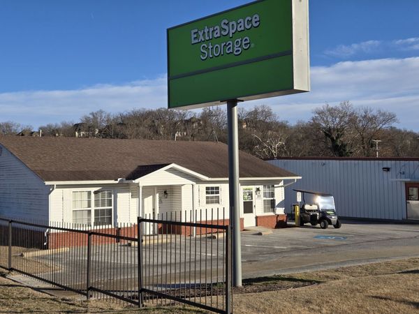Extra Space Storage facility at 3800 NW Frontage Rd - Bentonville, AR