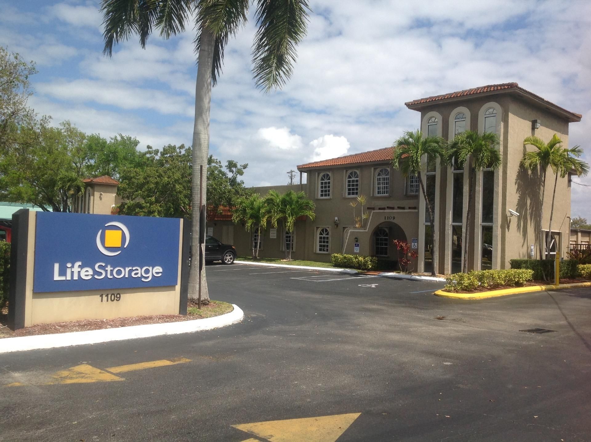10 x 5 Self Storage Unit in Hollywood, Florida