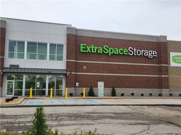 Extra Space Storage facility at 911 Joliet St - Dyer, IN