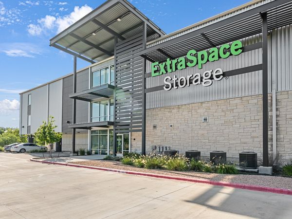 Extra Space Storage facility at 1350 E Old Settlers Blvd - Round Rock, TX