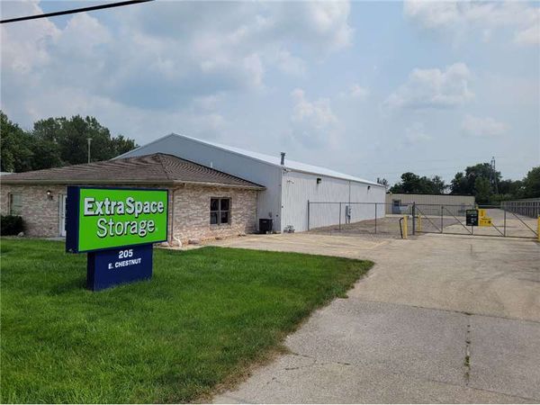 Extra Space Storage facility at 205 E Chestnut St - Bondville, IL