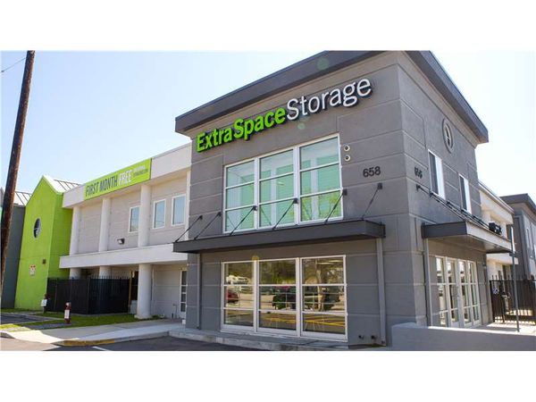 Extra Space Storage facility at 658 Venice Blvd - Venice, CA