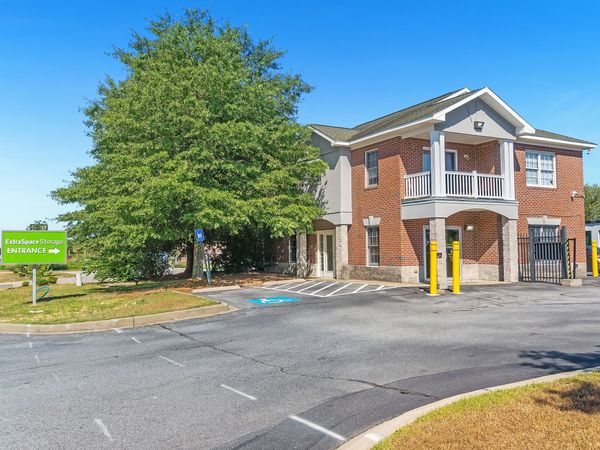 Extra Space Storage facility at 110 Newland Rd - Columbia, SC